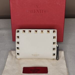 Valentino Garavani White Rockstud Studded Women's Wallet With Wristlet Strap